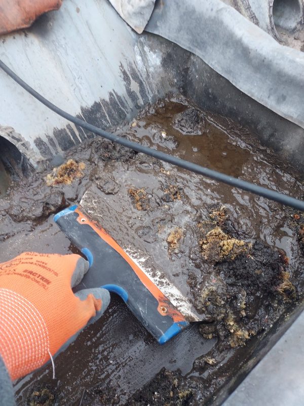 Artisan duVal - Détail finitions zinguerie